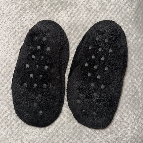 Mickey Pumpkin Halloween Slippers - Picture 3 of 3